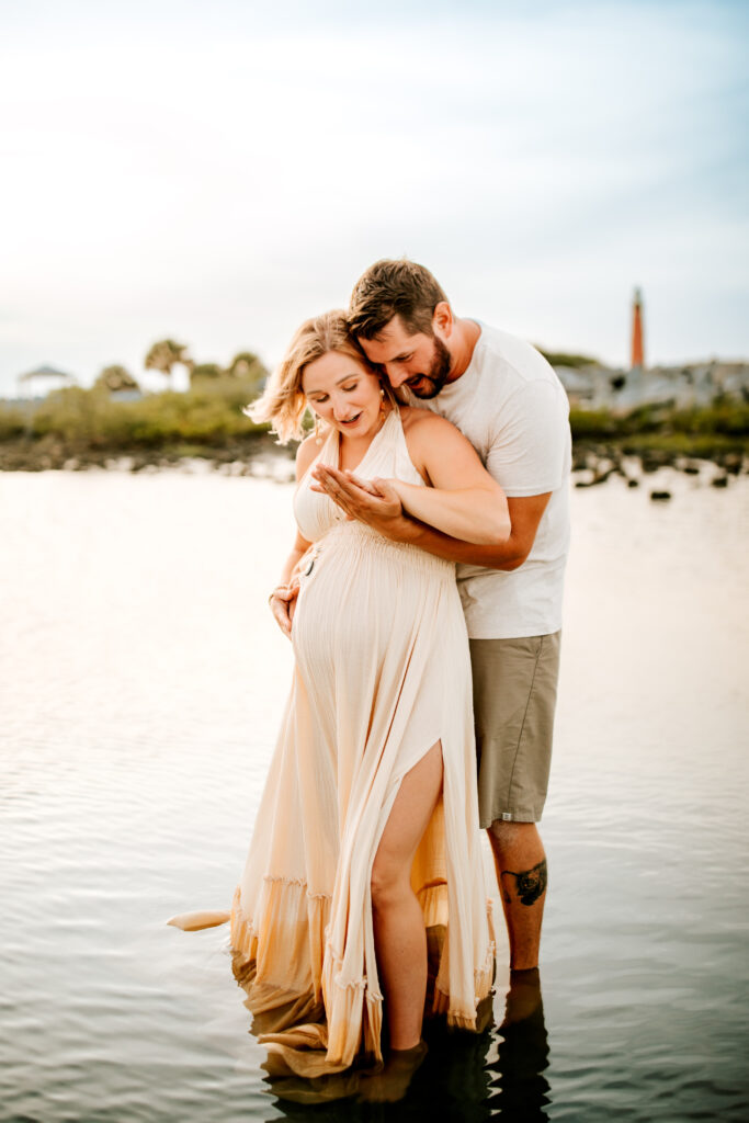 When to Book your Maternity Photos