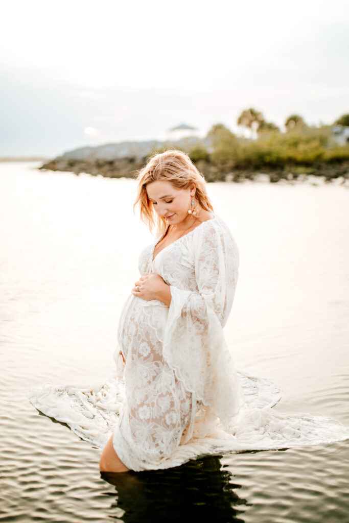 When to Book your Maternity Photos