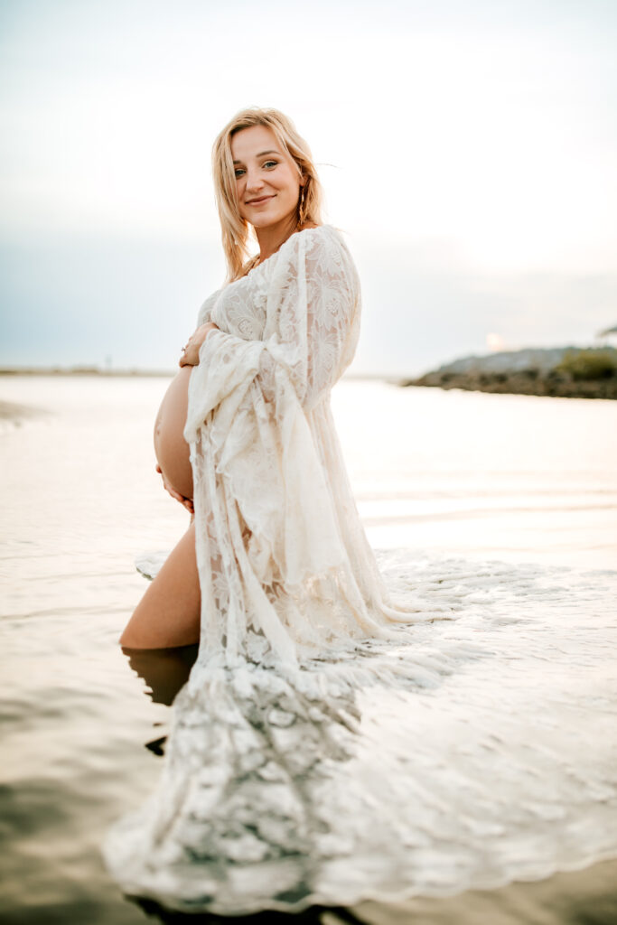 When to Book your Maternity Photos