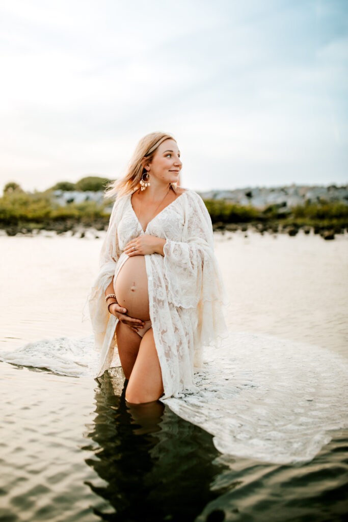 When to Book your Maternity Photos